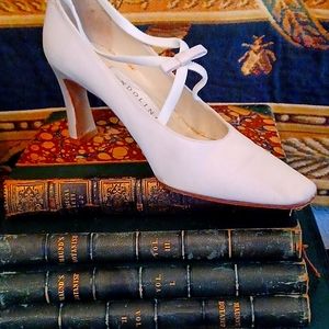 Women's shoes